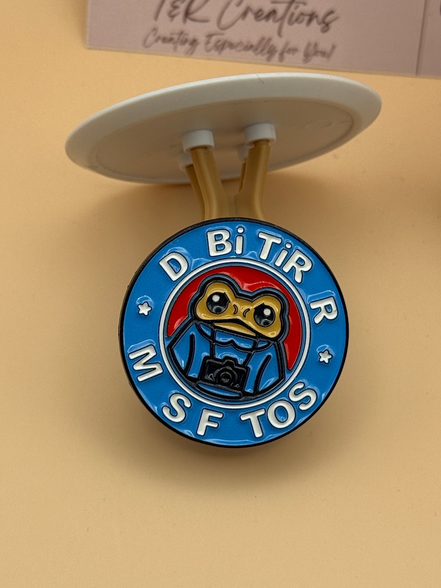 Funny Pin/ DBITIRARFOTOS/ Puerto Rican
