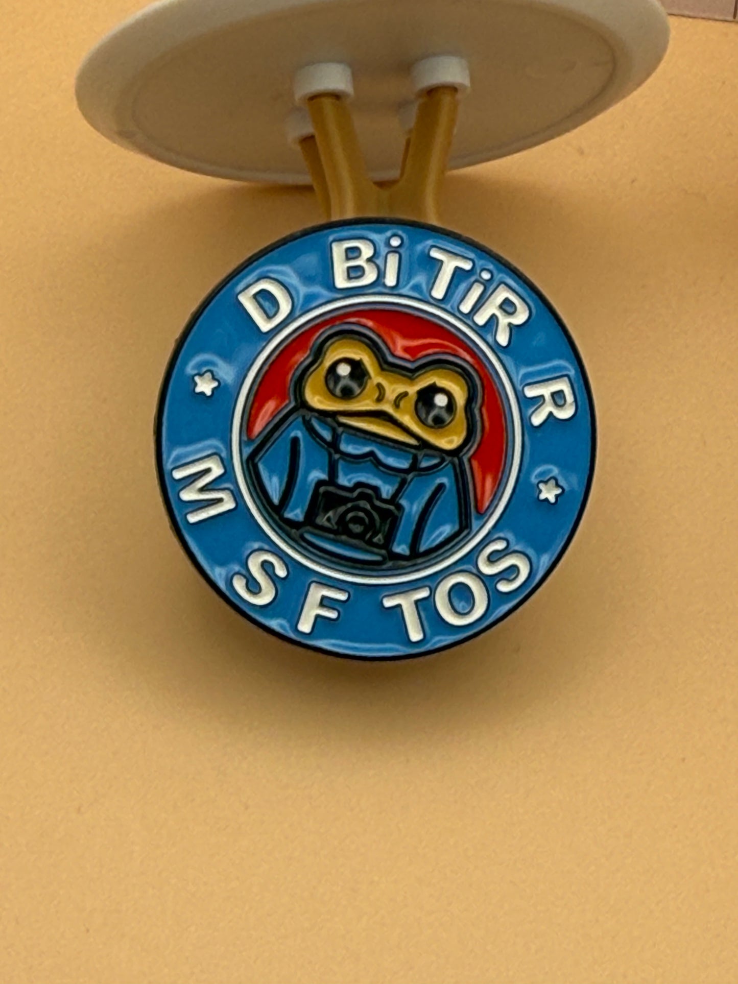 Funny Pin/ DBITIRARFOTOS/ Puerto Rican