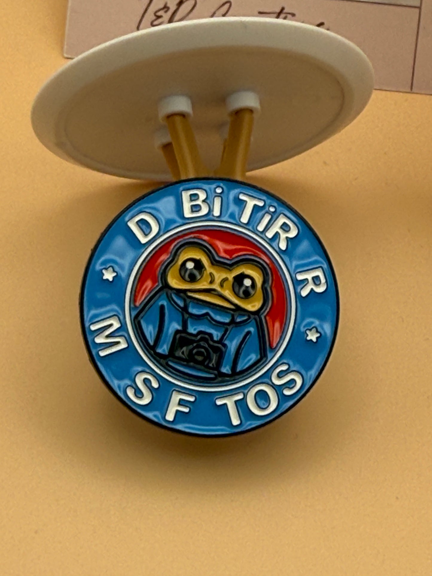Funny Pin/ DBITIRARFOTOS/ Puerto Rican